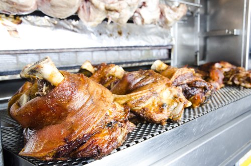 Egész grill csülök